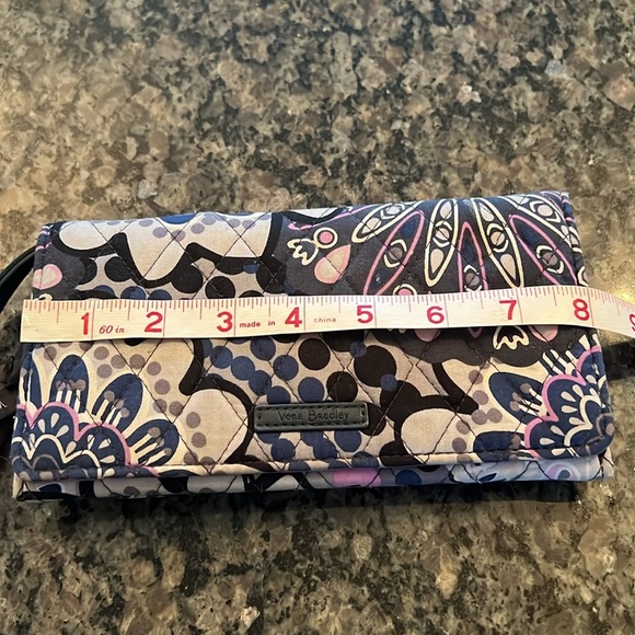 Vera Bradley quilted wallet - Picture 7 of 8